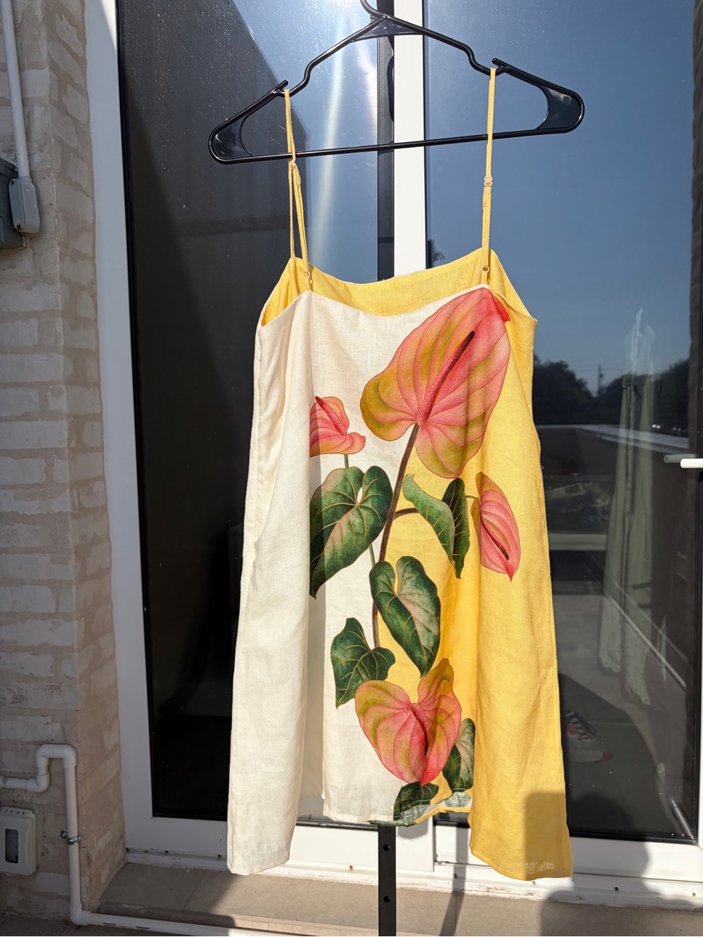 Farm Rio: Anthurium 100% Linen
Mini Dress - Picture 8 of 10